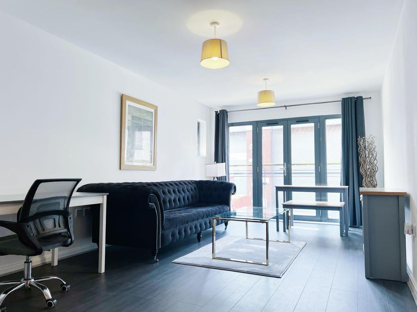 Comfort Seaside Two-Bedroom Apt Swansea Bagian luar foto