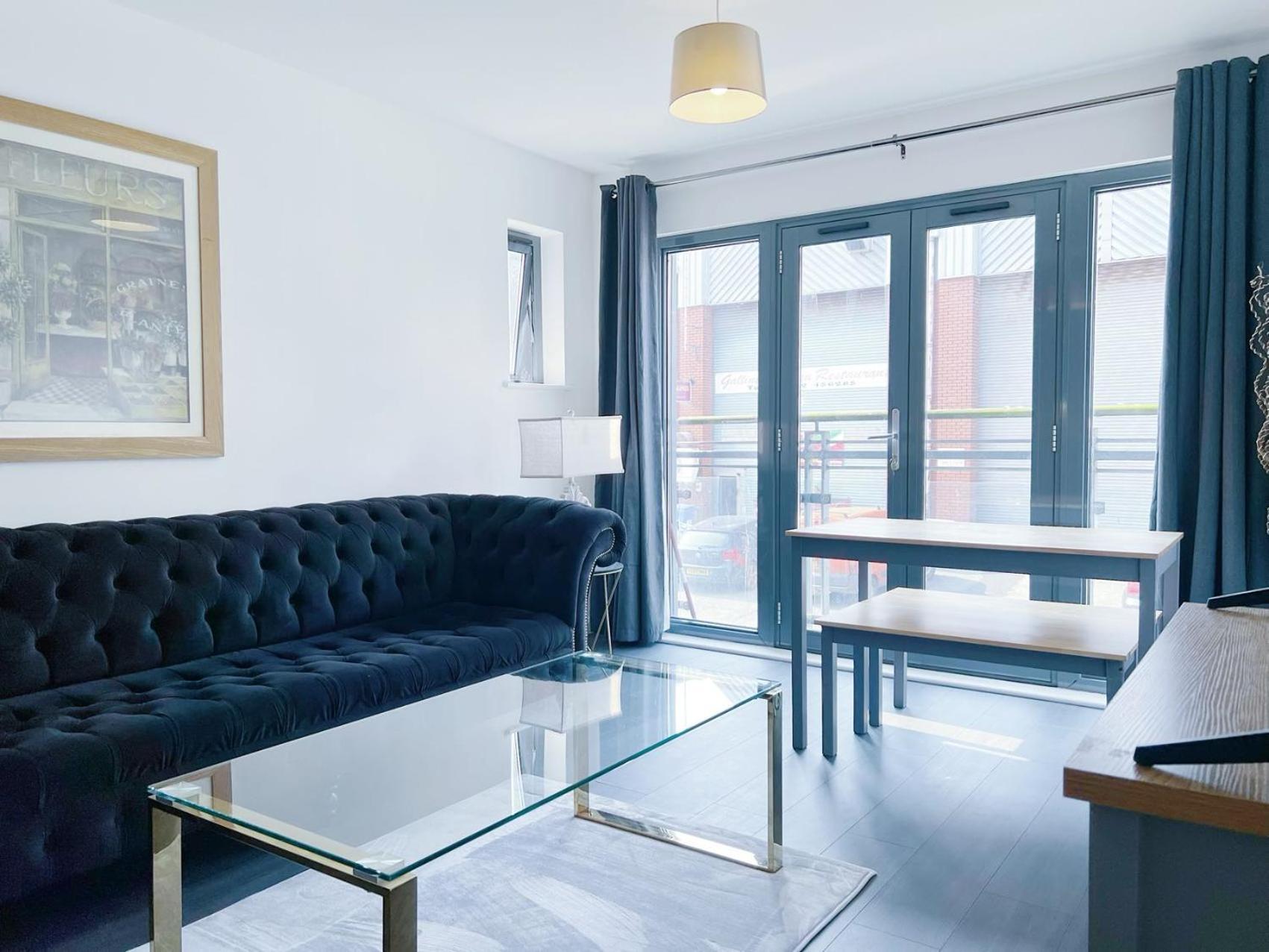 Comfort Seaside Two-Bedroom Apt Swansea Bagian luar foto